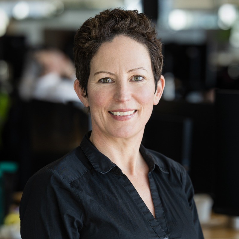 Aine Elshaw loading=