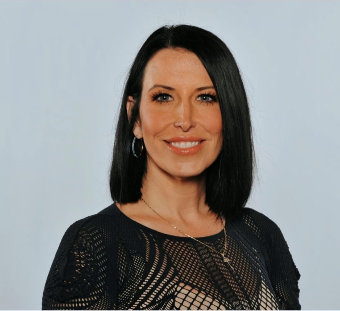 Andrea Headshot NEW loading=